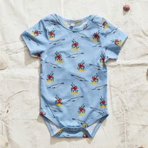 Animal instincts apparel blue narwhal whale cute onesie bodysuit 6-12 m unisex